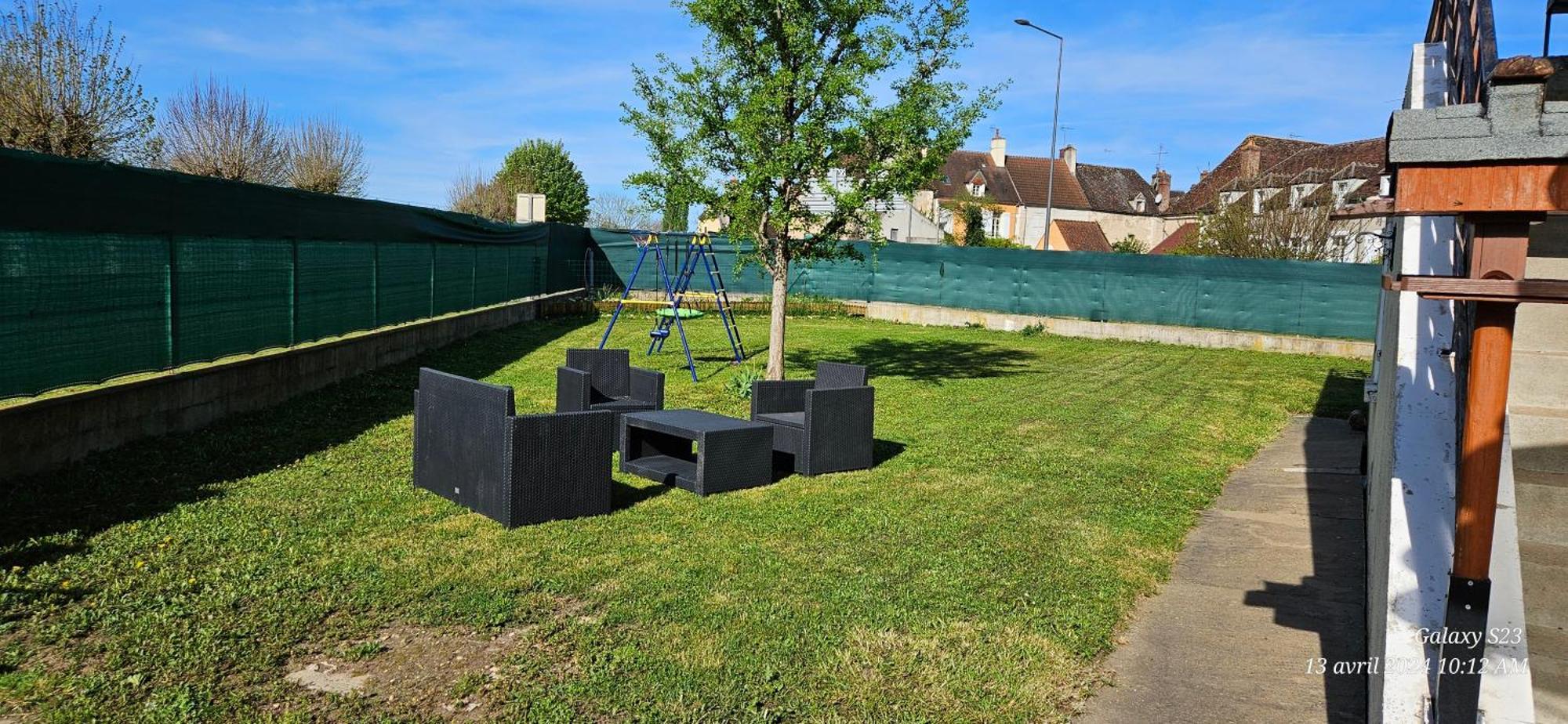Pavillon Avec Jardin Clos Au Bord De L'Yonne Coulanges-sur-Yonne Kültér fotó